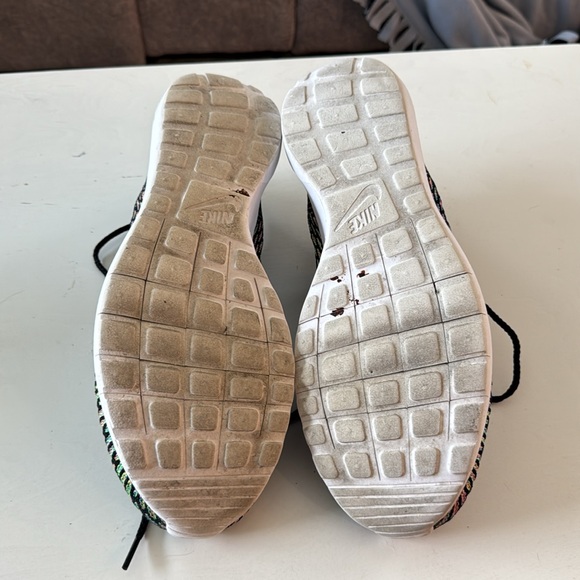 Nike Roshe Flyknit Multicolor sz 13 - Picture 2 of 4